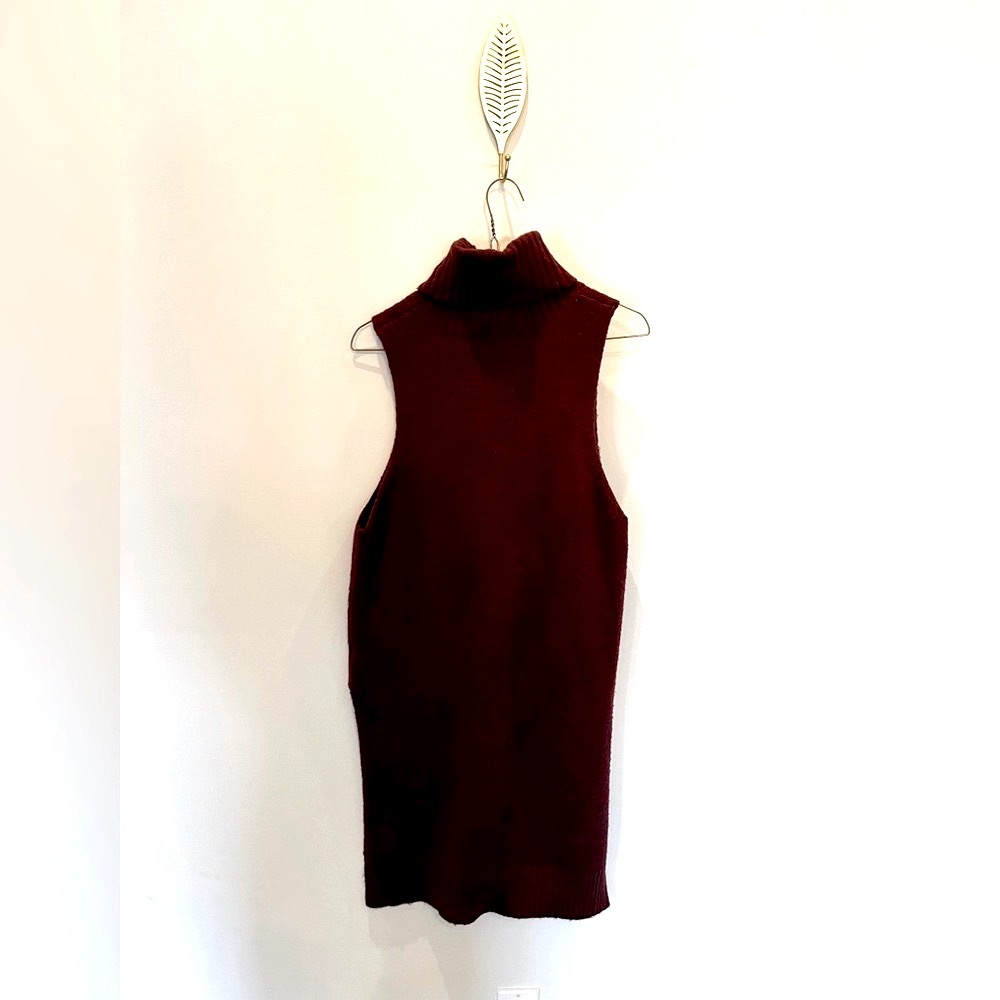 ♥️Lush Burgundy Sleeveless Turtleneck Sweater Vest